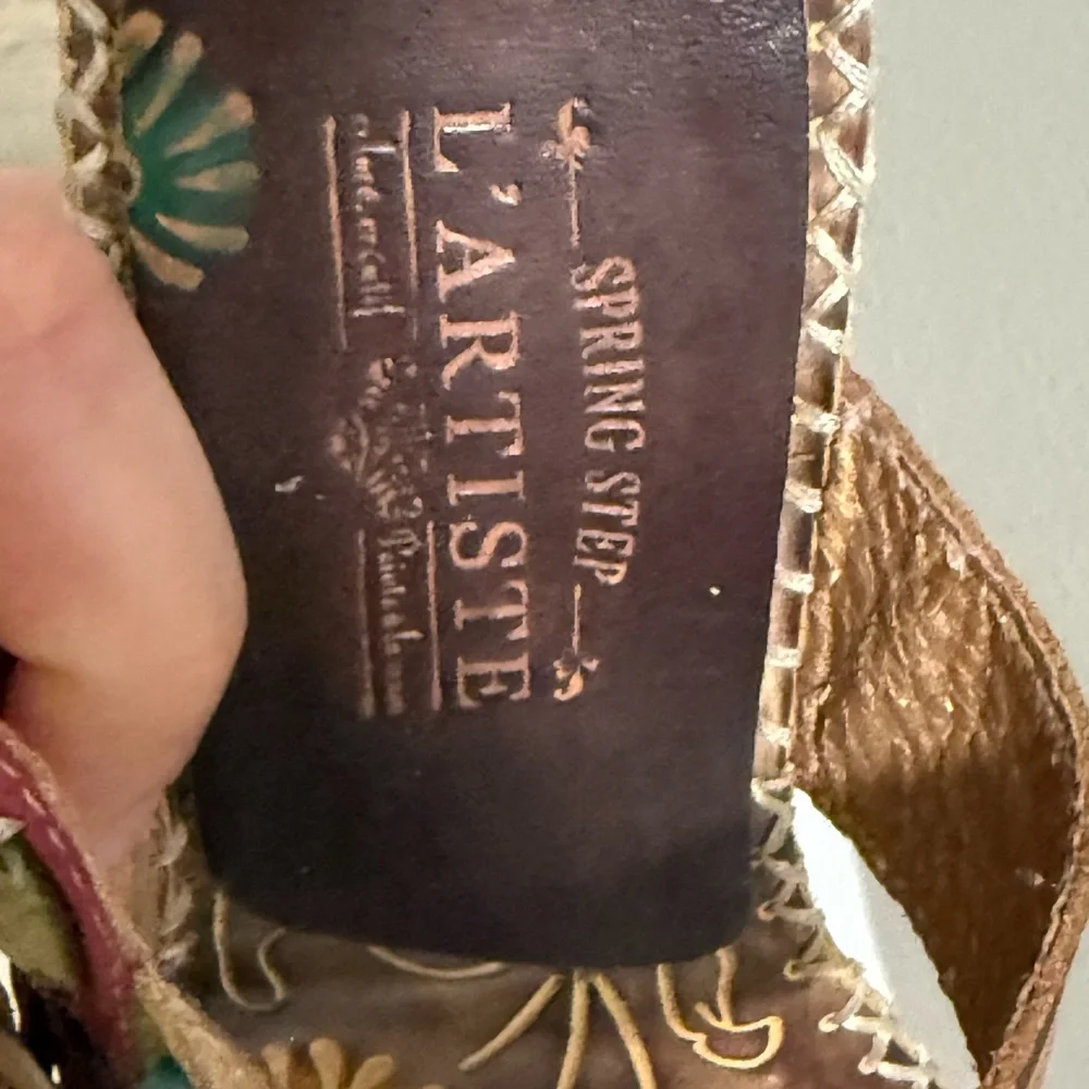 L’Artiste by Spring Step Leather Flower Sandals Size 36 (US 5.5–6) - Picture 4 of 6